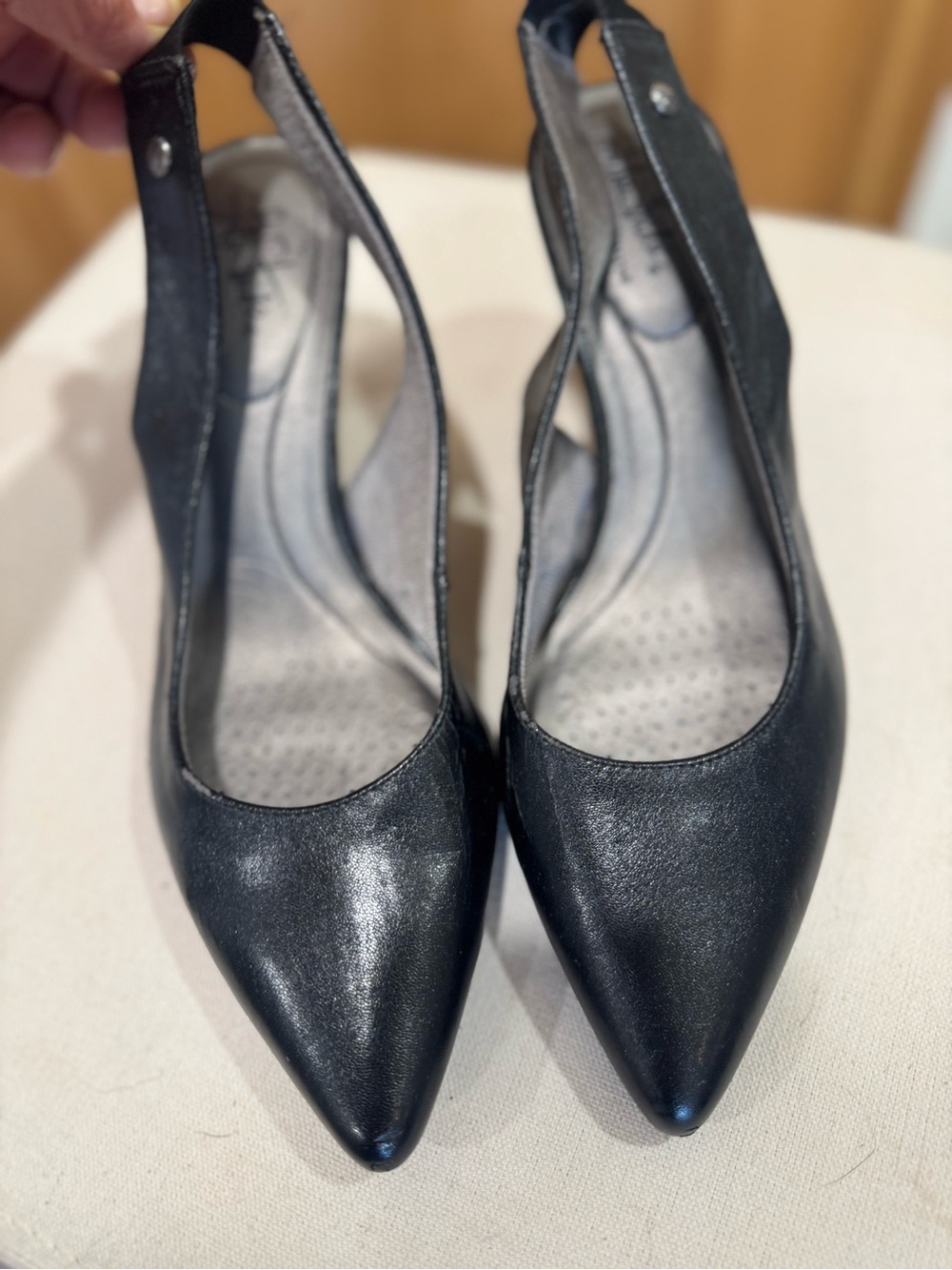 Life Stride Black Pointed Slingback Heels